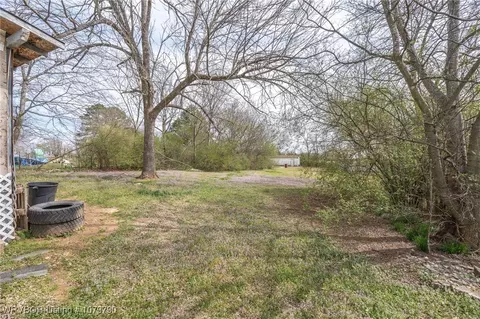 Exterior - 519 S 10th St, Paris, AR 72855 photo 6 of 6