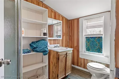 Bath - 519 S 10th St, Paris, AR 72855 photo 1 of 1