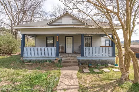519 S 10th St, Paris, AR 72855