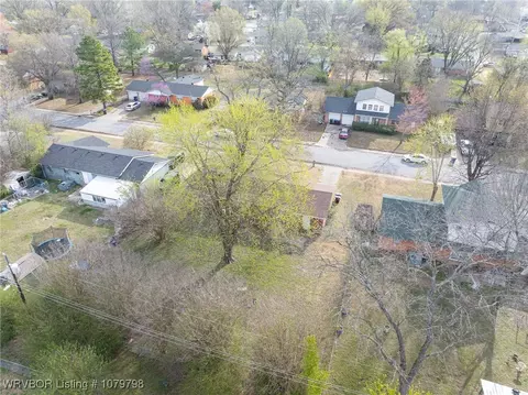 View/Area - 8012 Holly Ave, Fort Smith, AR 72908 photo 12 of 13