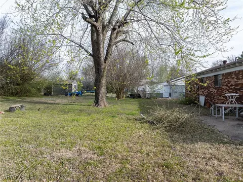 Exterior - 8012 Holly Ave, Fort Smith, AR 72908 photo 10 of 19