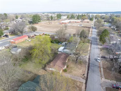 View/Area - 8012 Holly Ave, Fort Smith, AR 72908 photo 7 of 13