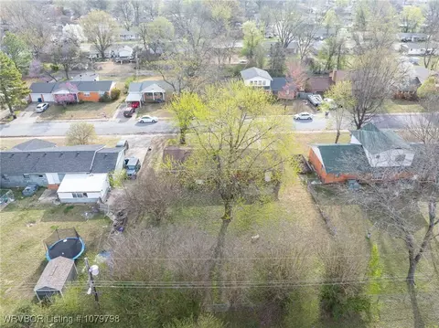 View/Area - 8012 Holly Ave, Fort Smith, AR 72908 photo 11 of 13