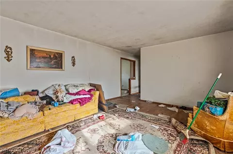 Living - 8012 Holly Ave, Fort Smith, AR 72908 photo 3 of 4