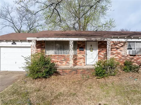 Exterior - 8012 Holly Ave, Fort Smith, AR 72908 photo 3 of 19
