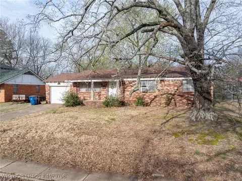 Exterior - 8012 Holly Ave, Fort Smith, AR 72908 photo 2 of 19