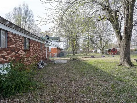 Exterior - 8012 Holly Ave, Fort Smith, AR 72908 photo 16 of 19