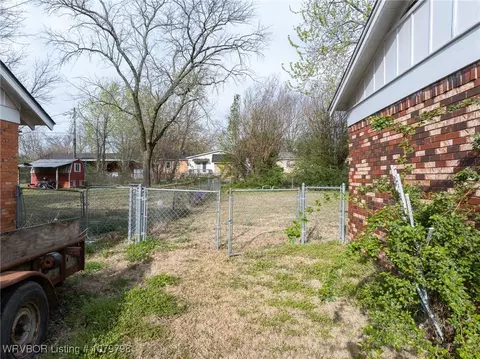 Exterior - 8012 Holly Ave, Fort Smith, AR 72908 photo 8 of 19