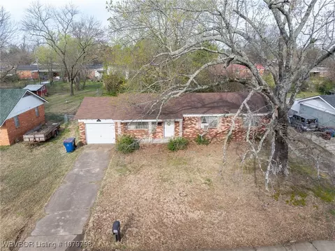 View/Area - 8012 Holly Ave, Fort Smith, AR 72908 photo 2 of 13