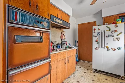 Kitchen - 8012 Holly Ave, Fort Smith, AR 72908 photo 1 of 2