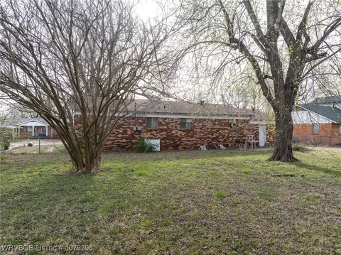 Exterior - 8012 Holly Ave, Fort Smith, AR 72908 photo 13 of 19