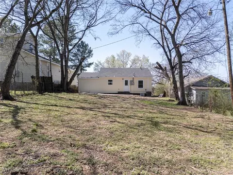 Exterior - 1423 S 12th St, Fort Smith, AR 72901 photo 3 of 5