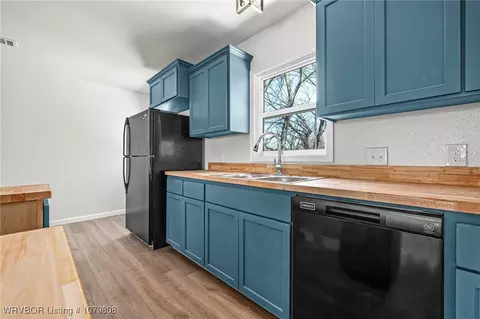 Kitchen - 1423 S 12th St, Fort Smith, AR 72901 photo 3 of 3