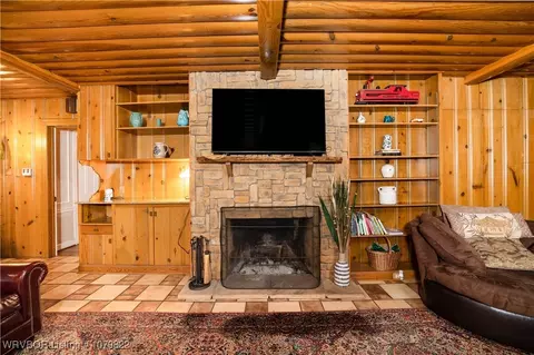 Living - 923 S 25th St, Fort Smith, AR 72901 photo 2 of 3