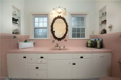 Bath - 923 S 25th St, Fort Smith, AR 72901 photo 3 of 3