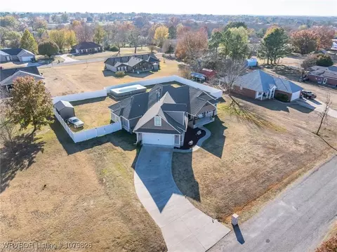 View/Area - 202 Rose Dr, Pocola, OK 74902 photo 2 of 3