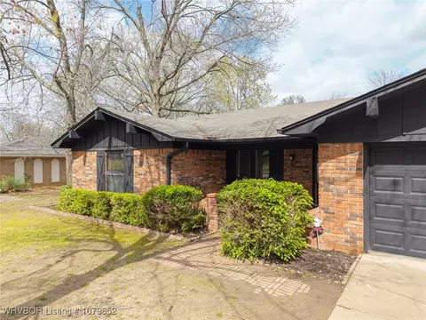 3215 S Fresno St, Fort Smith, AR 72903 photo 4