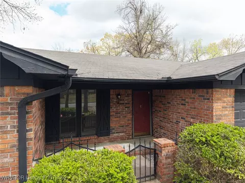 3215 S Fresno St, Fort Smith, AR 72903 photo 6