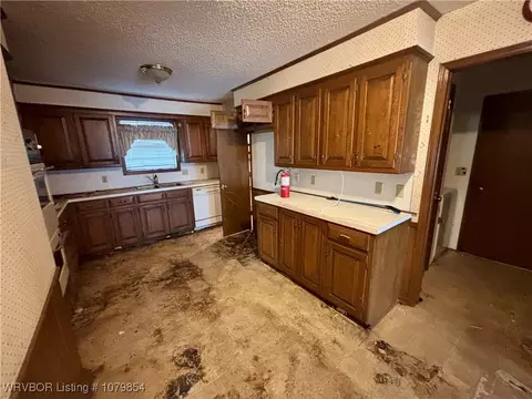 9708 Jenny Lind Rd, Fort Smith, AR 72908 photo 2