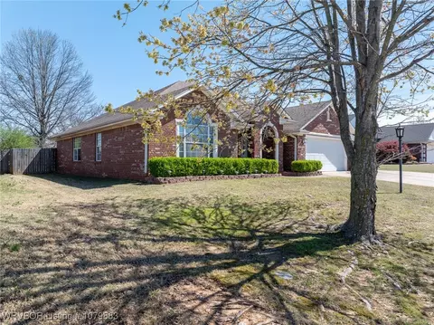 Exterior - 6905 Millennium Dr, Fort Smith, AR 72916 photo 2 of 14