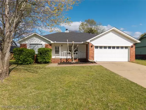 2110 Broken Hill St, Van Buren, AR 72956