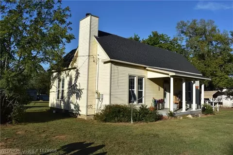 130 W Scott St, Magazine, AR 72943
