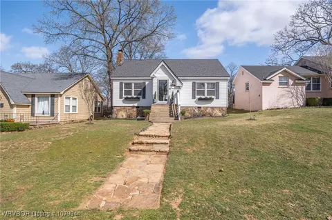 Exterior - 2215 R St, Fort Smith, AR 72901 photo 2 of 11