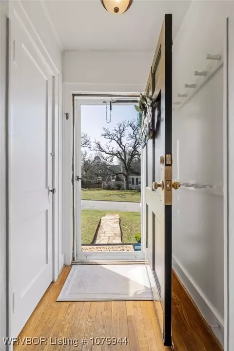 Entry Way - 2215 R St, Fort Smith, AR 72901 photo 1 of 2