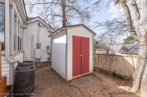 Exterior - 2215 R St, Fort Smith, AR 72901 photo 9 of 11
