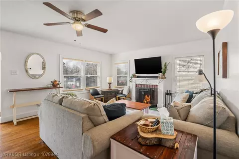 Living - 2215 R St, Fort Smith, AR 72901 photo 2 of 3