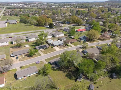 View/Area - 7724 Colony Ln, Fort Smith, AR 72908 photo 2 of 5