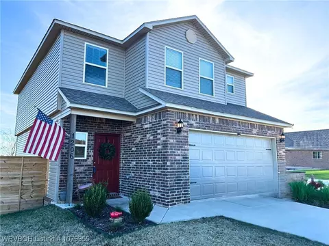 1206 Kingfisher Ln, Fayetteville, AR 72701