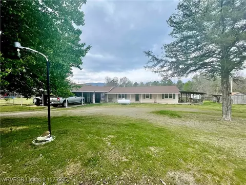 2617 W Hartford Rd, Hartford, AR 72938