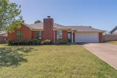 2205 Meadow Ln, Barling, AR 72923