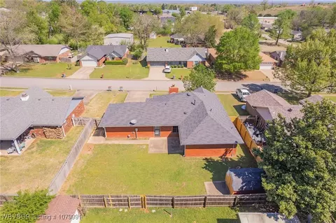 2205 Meadow Ln, Barling, AR 72923 photo 11