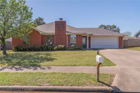 2205 Meadow Ln, Barling, AR 72923 photo 3