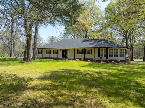 851 Arnold Acres, Van Buren, AR 72956