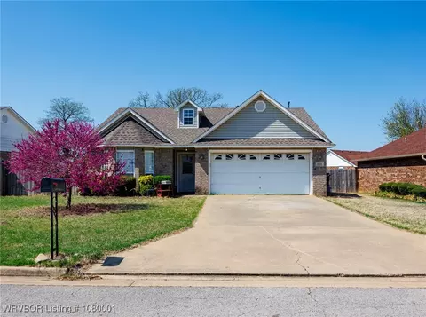 616 S 38th St, Van Buren, AR 72956