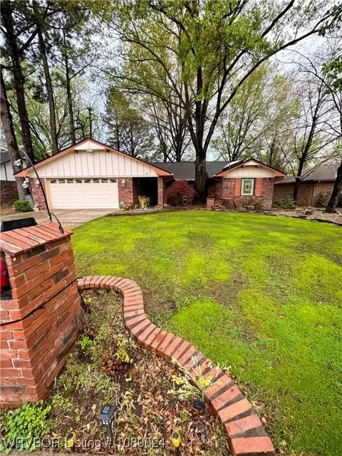 9704 Apple Gate Dr, Fort Smith, AR 72903