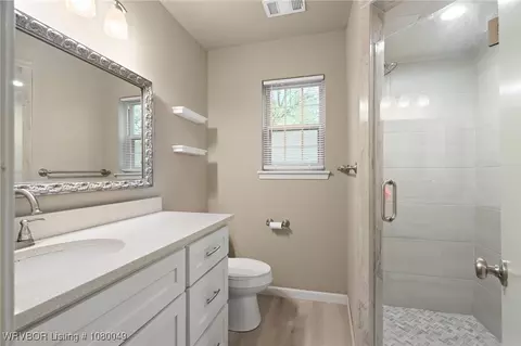 Bath - 3100 Edinburgh Dr, Fort Smith, AR 72908 photo 1 of 2