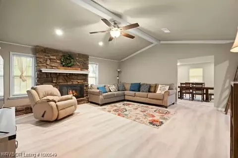 Living - 3100 Edinburgh Dr, Fort Smith, AR 72908 photo 1 of 2