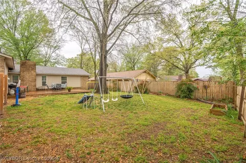Exterior - 3100 Edinburgh Dr, Fort Smith, AR 72908 photo 3 of 5