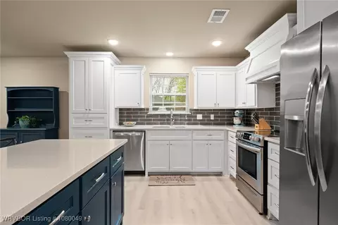 Kitchen - 3100 Edinburgh Dr, Fort Smith, AR 72908 photo 2 of 3