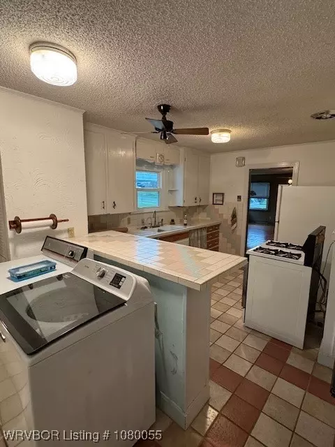 Kitchen - 1415 N 38th St, Fort Smith, AR 72904 photo 3 of 3