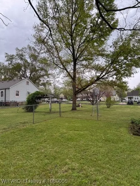 Exterior - 1415 N 38th St, Fort Smith, AR 72904 photo 7 of 10