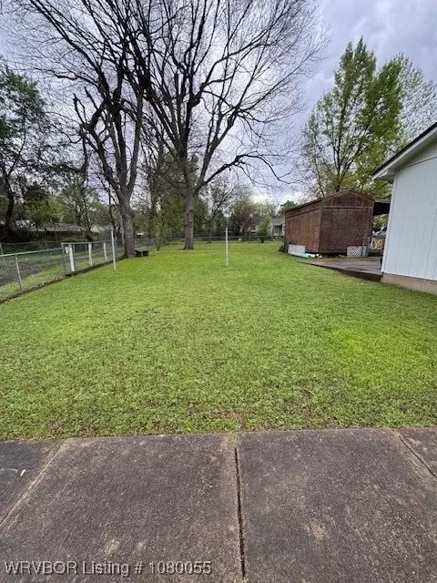 Exterior - 1415 N 38th St, Fort Smith, AR 72904 photo 8 of 10