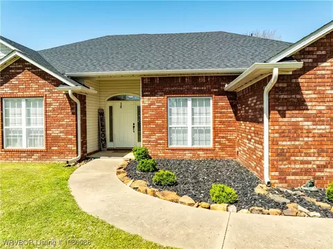 Exterior - 2208 Joyce Dr, Lavaca, AR 72941 photo 2 of 6
