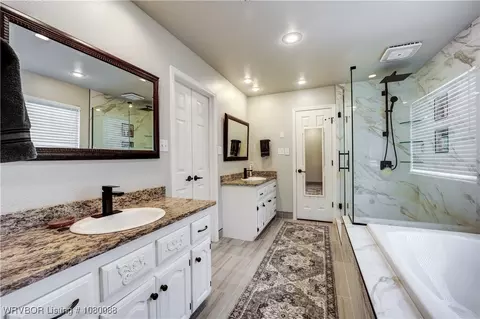 Bath - 2208 Joyce Dr, Lavaca, AR 72941 photo 2 of 4