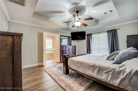 Bedroom - 2208 Joyce Dr, Lavaca, AR 72941 photo 2 of 7
