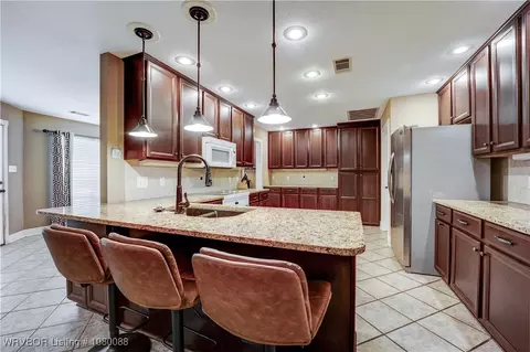 Kitchen - 2208 Joyce Dr, Lavaca, AR 72941 photo 3 of 3